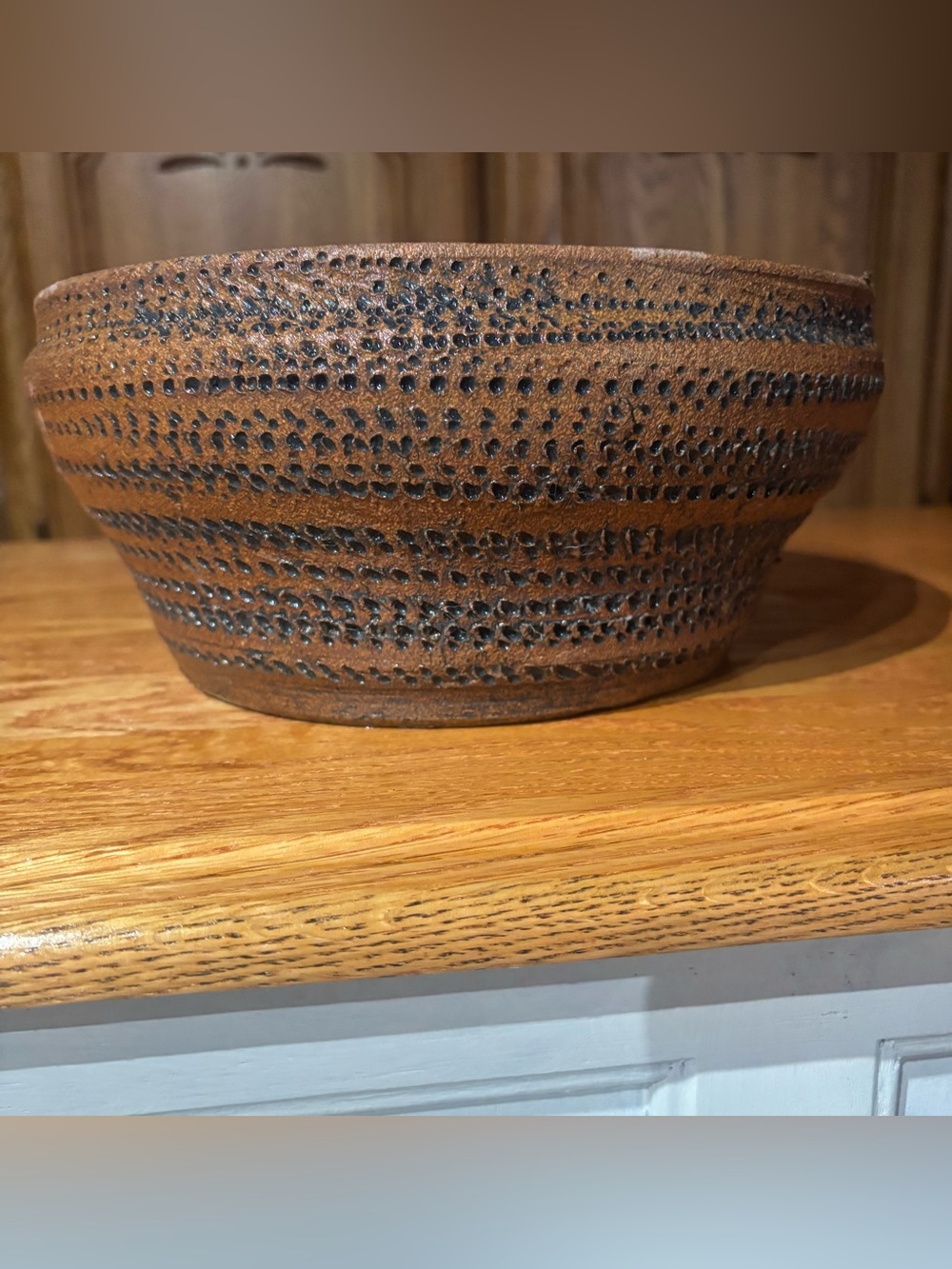 Vintage Mid-Century Studio Pottery Bowl – Textured Earth-Tone Stoneware